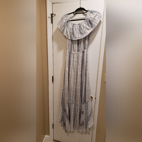 Express blue and white dress - Picture 2 of 3